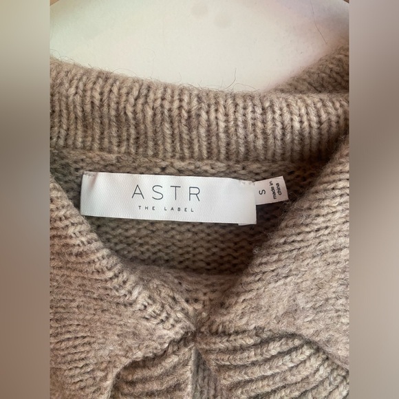 Anthropologie ASTR the Label The Dashwood Peter Pan Collared Sweater - Picture 7 of 10